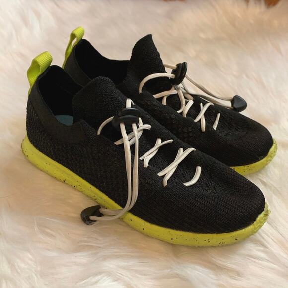 Native black and yellow mercury lite kit lace up sneakers size youth 1 - Picture 1 of 7